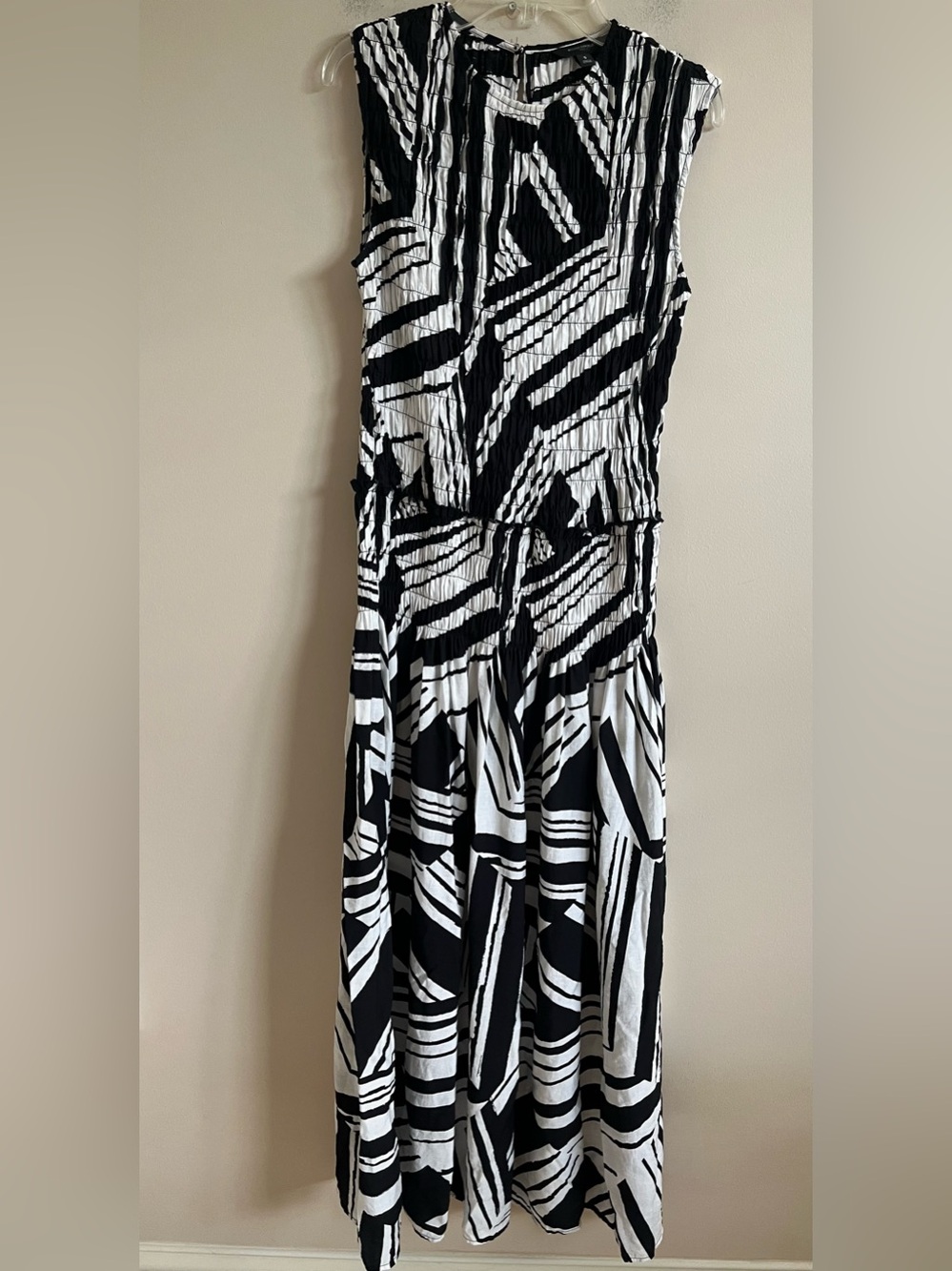 NWOT-Banana Republic Factory Black/White Dress, Small